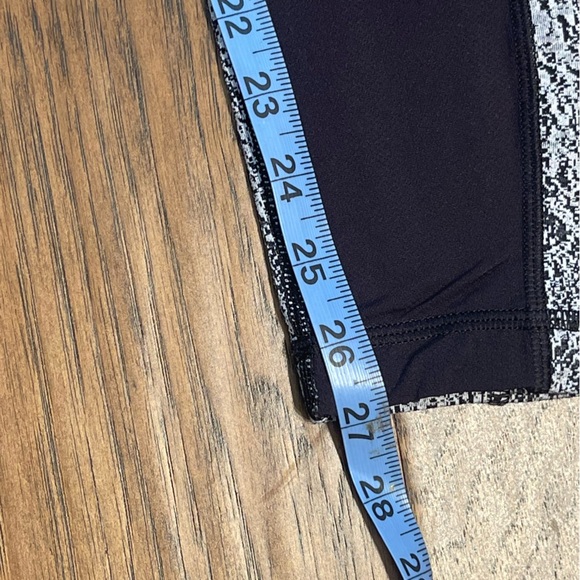Lululemon Pace Rival Crop leggings in Power Luxtreme fabric Size 6 - Picture 9 of 9